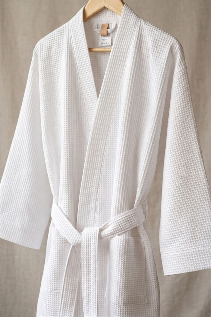 Bath-Robe-02